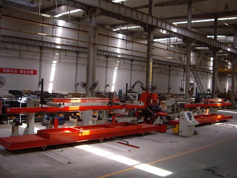 山東拓維機械制造有限公司，汽車大梁沖，汽車小梁沖，鋼模板沖孔，鋼模板加工設(shè)備，汽車橫梁沖，數(shù)控平板沖孔機，中厚板數(shù)控沖床，數(shù)控沖鉆復(fù)合機，汽車縱梁沖，縱梁自動化生產(chǎn)線，中厚板沖割復(fù)合機，平地機刀片沖鉆生產(chǎn)線