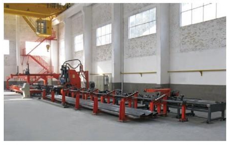 COMUP系列汽車(chē)縱梁平板、U型梁數(shù)控沖孔生產(chǎn)線(xiàn)